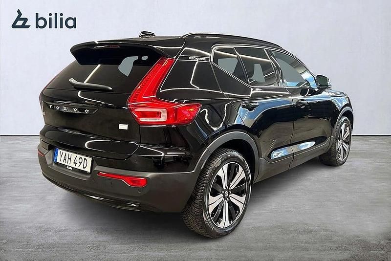 Begagnad Volvo XC40 Single Motor 175 kW (238 HK) 2022 Svart SUV