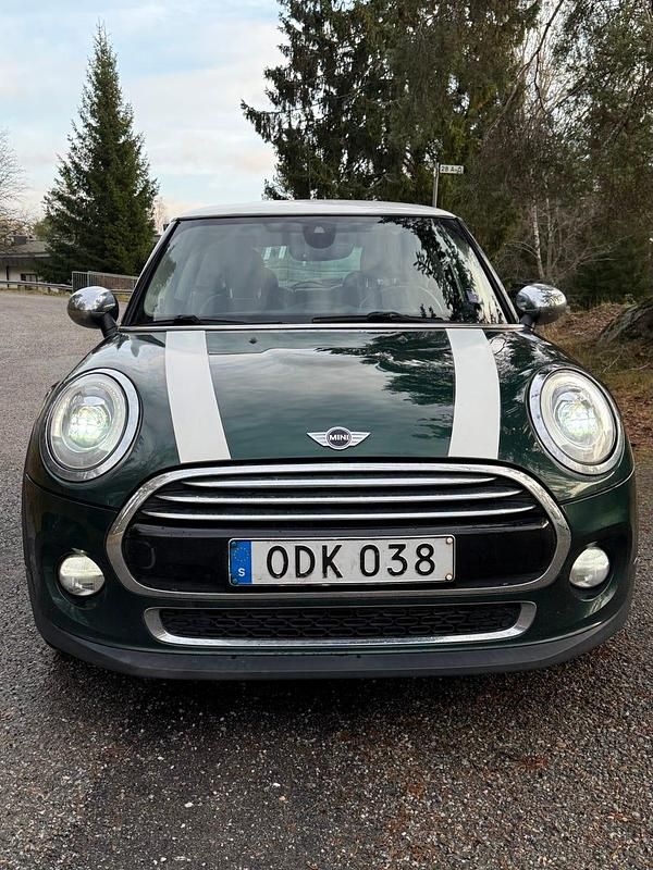 Begagnad 2016 Mini Cooper D Halvkombi | 169 000 kr (Dyr) - Bild 1/4