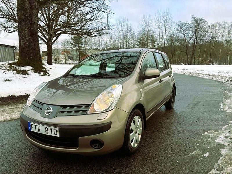 Begagnad Nissan Note 88 HK (64 kW) 2007 Grå metallic, Halvkombi