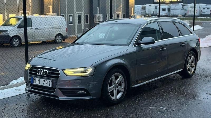 Begagnad Audi A4 136 HK (100 kW) 2012 Grå Kombi