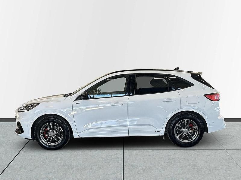 Begagnad Ford Kuga ST-Line 152 HK (111 kW) 2023 Vit SUV