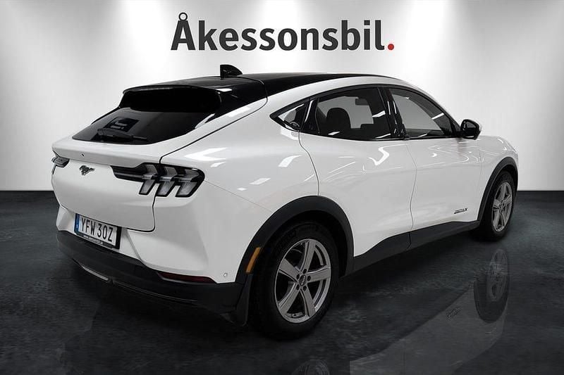 Begagnad Ford Mustang Mach-E 221 kW (301 HK) 2021 Vit SUV