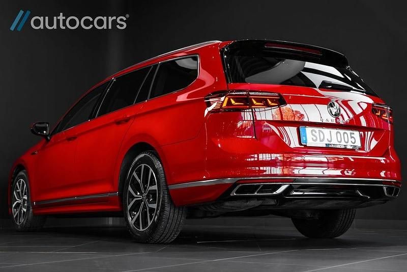 Begagnad VW Passat R-line 200 HK (147 kW) 2022 Röd Kombi