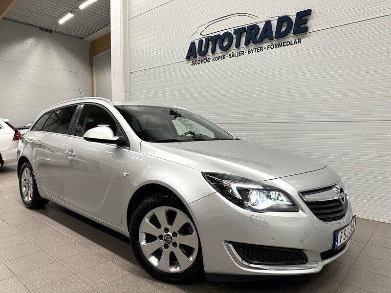 Grå Begagnad 2015 Opel Insignia Kombi | 99 900 kr (Lite dyr) - Bild 1/4