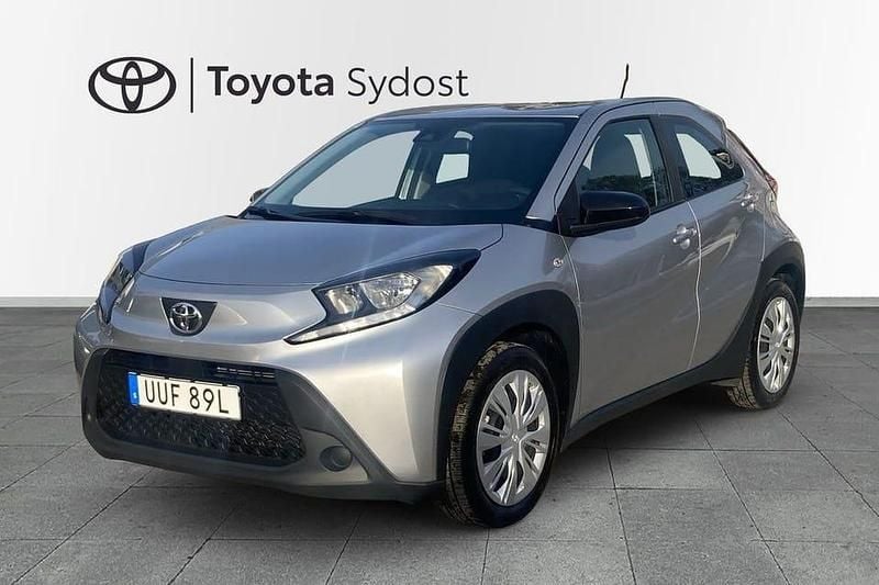 Begagnad Toyota Aygo X Play 72 HK (52 kW) 2023 Silver SUV