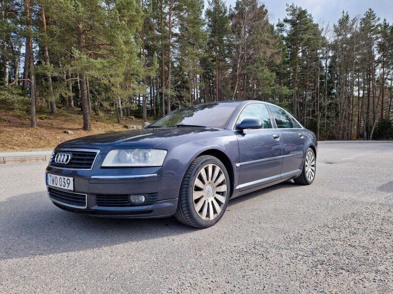 Grå Begagnad 2003 Audi A8 Advanced Sedan | 89 800 kr - Bild 1/4