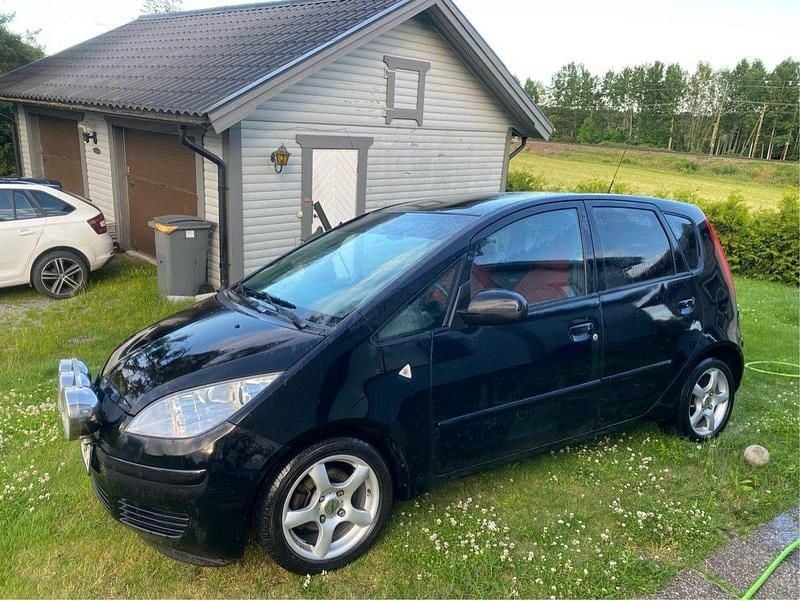 Svart Begagnad 2006 Mitsubishi Colt Halvkombi | 9 900 kr (Bra pris) - Bild 1/4