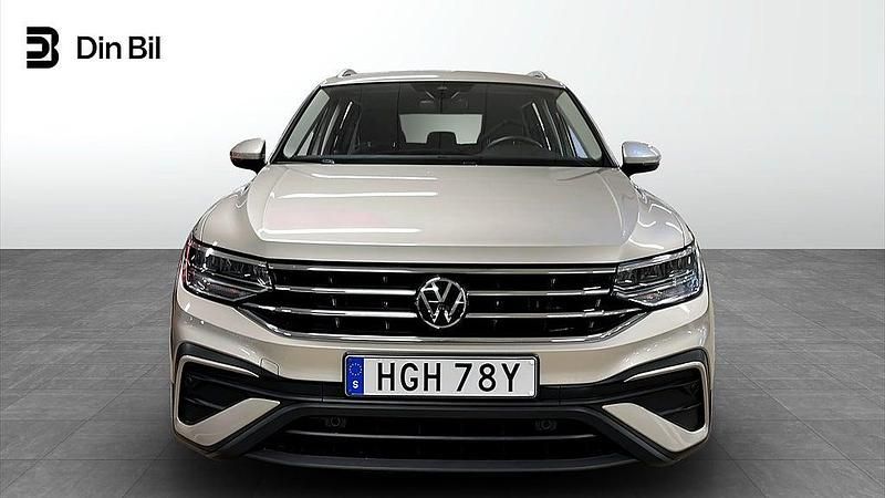 Begagnad VW Tiguan Allspace 150 HK (110 kW) 2023 Silver SUV