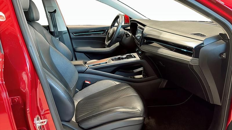 Begagnad MG MG5 EV Luxury 130 kW (177 HK) 2022 Röd Kombi