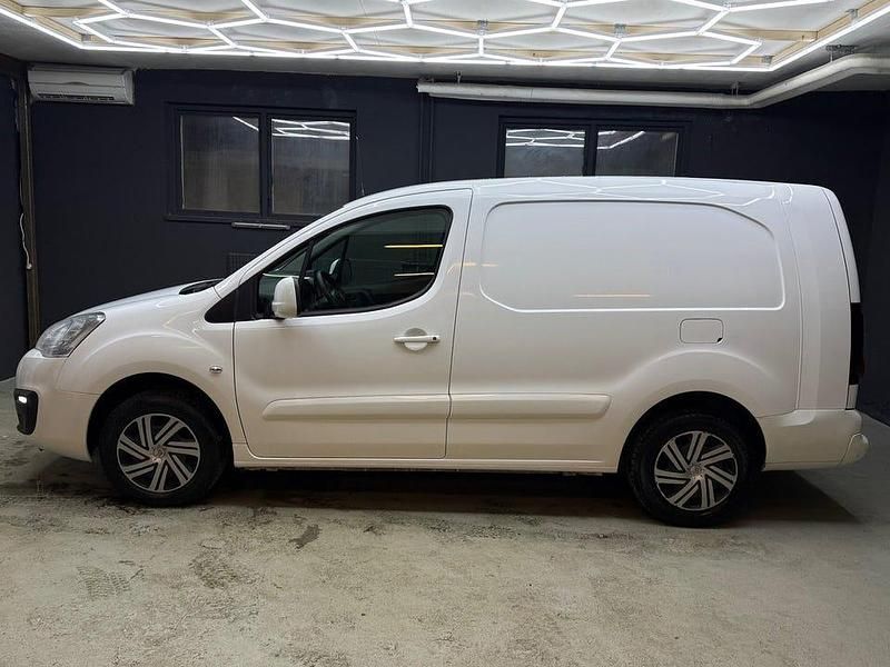 Begagnad Citroën Berlingo 99 HK (72 kW) 2017 Vit Minibuss