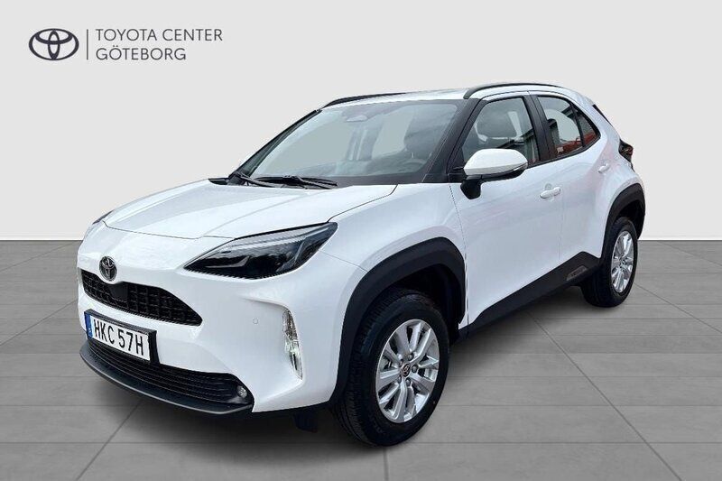 Vit Ny 2025 Toyota Yaris Cross Active SUV | 289 900 kr (Bra pris) - Bild 1/3