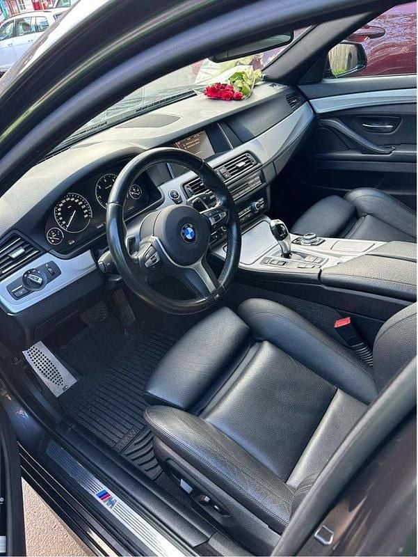 Grå Begagnad 2014 BMW 520 M Sport Sedan | 169 000 kr (Marknadspris) - Bild 1/4