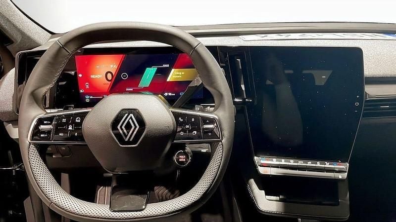 Begagnad Renault Scénic Techno 160 kW (218 HK) 2024 Svart Minibuss