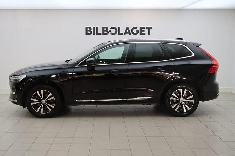 Begagnad Volvo XC60 Core 350 HK (257 kW) 2023 Svart SUV