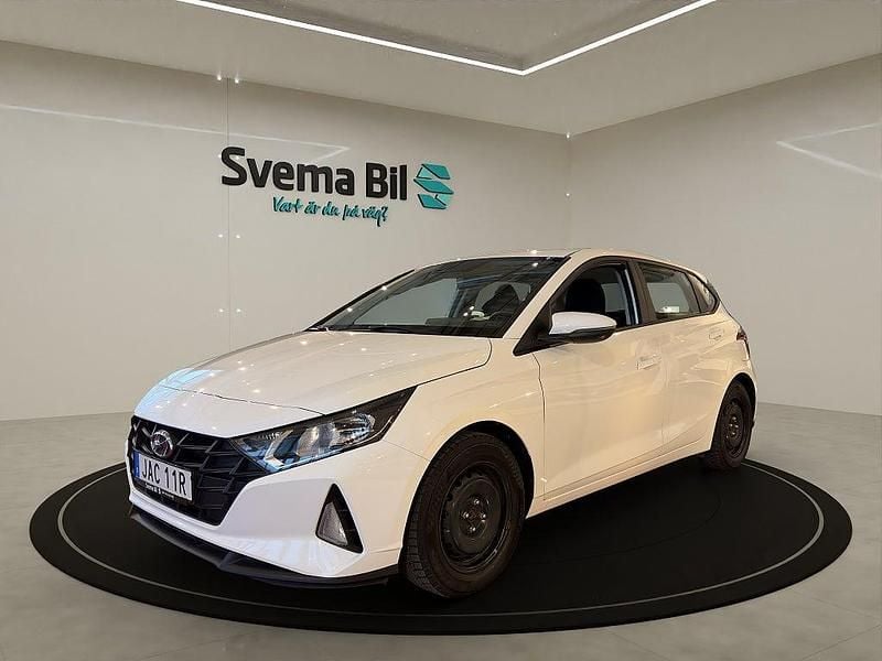 Atlas white Begagnad 2022 Hyundai i20 Essential Halvkombi | 159 900 kr (Marknadspris) - Bild 1/4