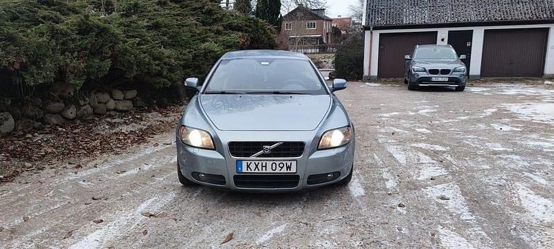 Blå Begagnad 2008 Volvo C70 Momentum | 59 900 kr (Dyr) - Bild 1/4