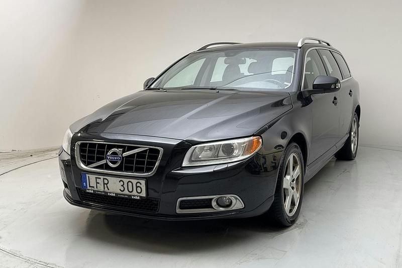 Svart Begagnad 2011 Volvo V70 Summum Kombi | 55 000 kr (Superpris) - Bild 1/4