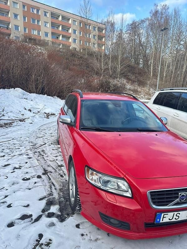 Begagnad Volvo V50 180 HK (132 kW) 2009 Röd Kombi