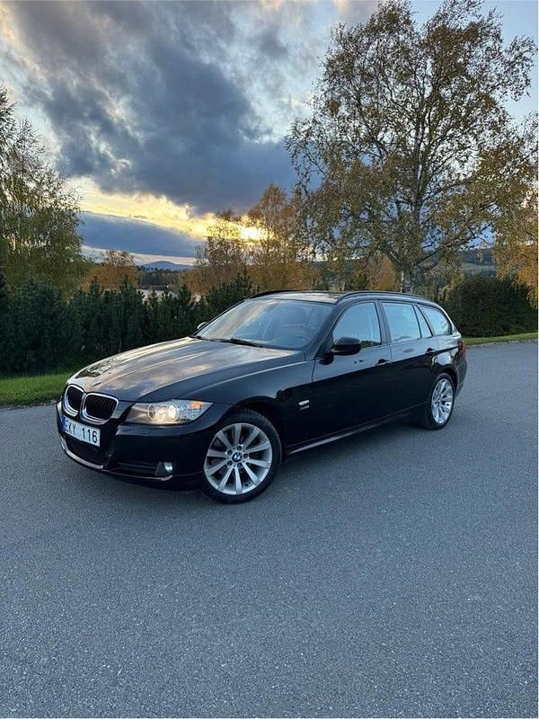 Begagnad 2011 BMW 320 Comfort Edition Kombi | 73 000 kr (Marknadspris) - Bild 1/4