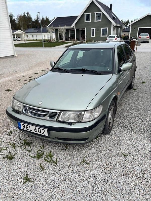 Begagnad 2000 Saab 9-3 Halvkombi | 9 000 kr (Bra pris) - Bild 1/2
