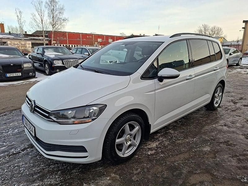 Begagnad VW Touran 110 HK (80 kW) 2015 Vit Minibuss