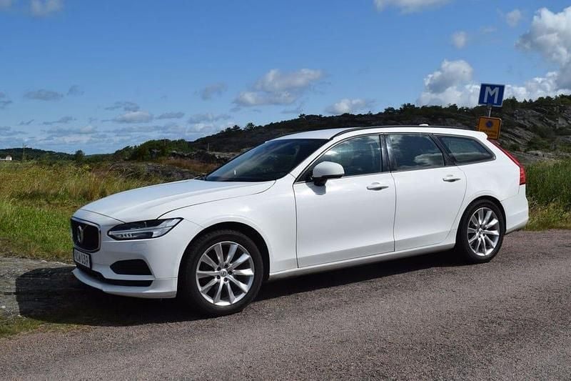 Vit Begagnad 2018 Volvo V90 Business Edition Kombi | 114 000 kr - Bild 1/4
