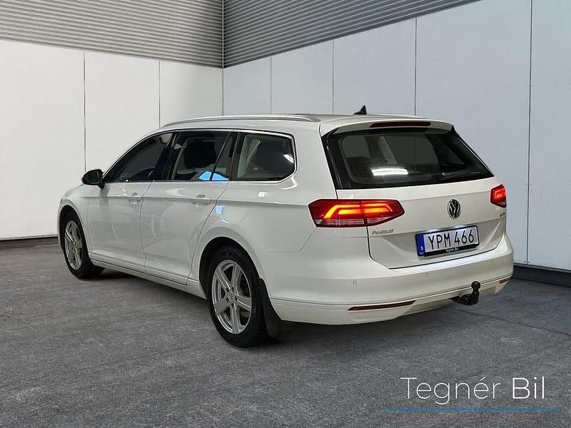 Begagnad VW Passat 150 HK (110 kW) 2018 Vit Kombi