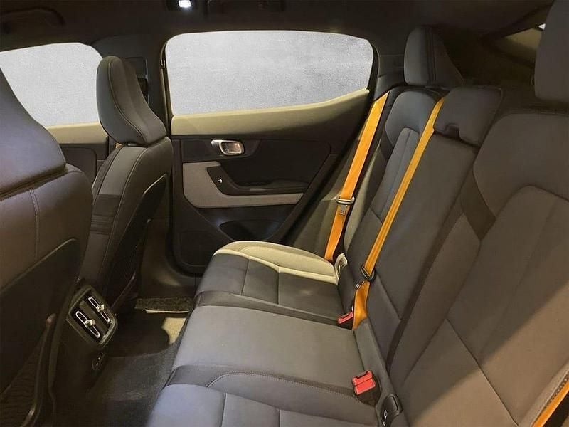 Begagnad Polestar 2 Plus 303 kW (413 HK) 2022 Vit Halvkombi