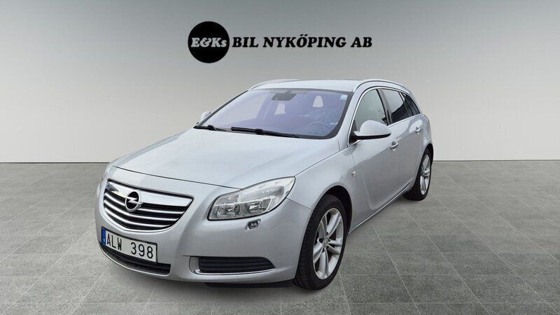 Grå Begagnad 2009 Opel Insignia Cosmo Kombi | 39 900 kr (Marknadspris) - Bild 1/4