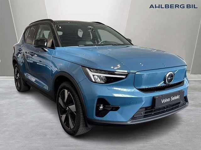 Blå Begagnad 2023 Volvo XC40 Plus SUV | 449 500 kr - Bild 1/3