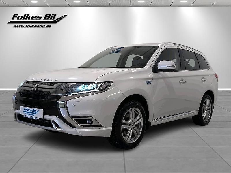 Begagnad Mitsubishi Outlander P-HEV Comfort Edition 224 HK (164 kW) 2019 Vit SUV