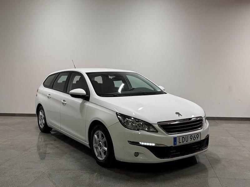 Begagnad Peugeot 308 SW Active 120 HK (88 kW) 2015 Vit Kombi