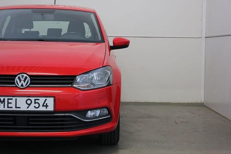 Begagnad VW Polo 90 HK (66 kW) 2015 Röd Halvkombi