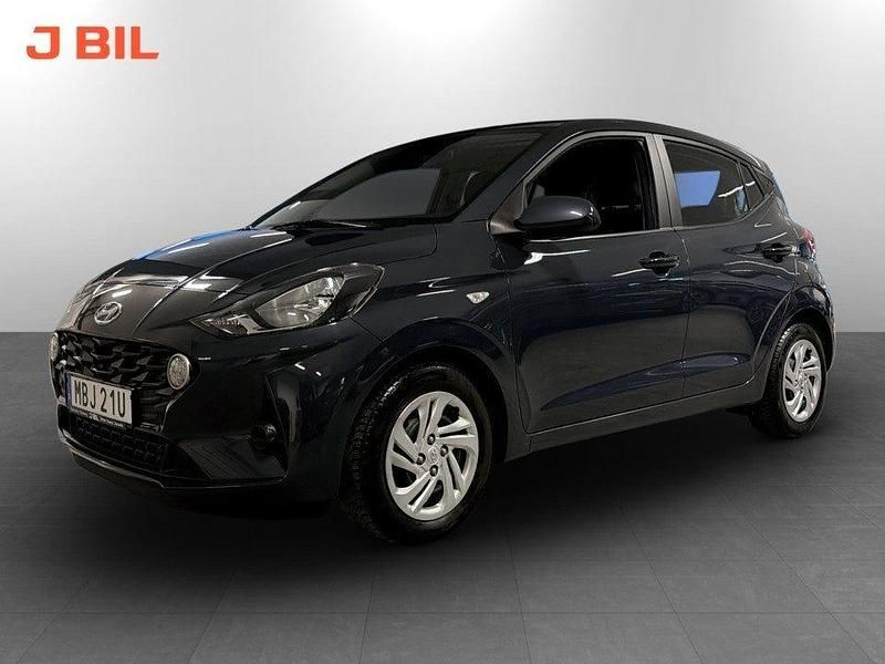 Begagnad Hyundai i10 Essential 67 HK (49 kW) 2022 Grå Halvkombi