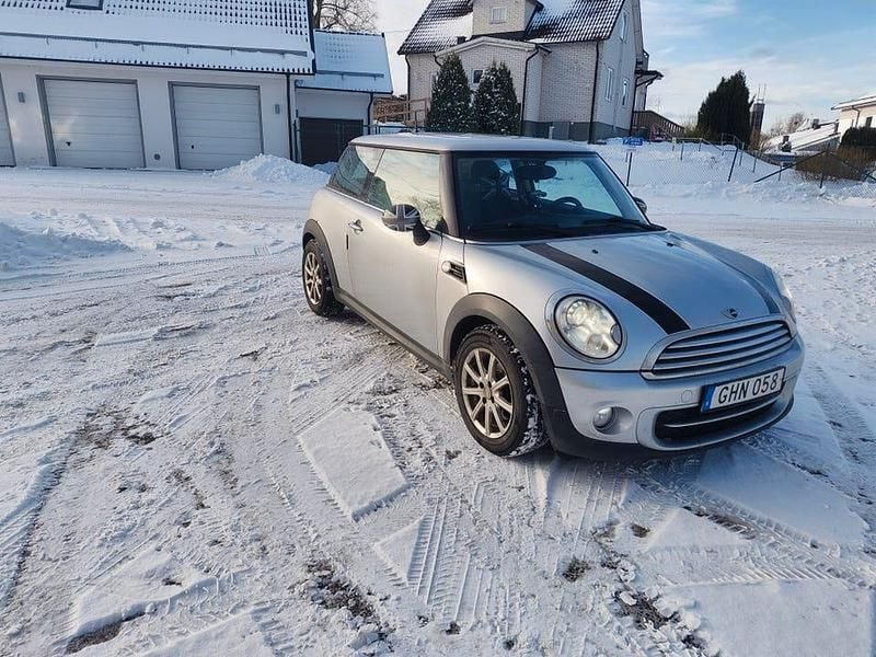 Begagnad Mini Cooper D 112 HK (82 kW) 2011 Halvkombi
