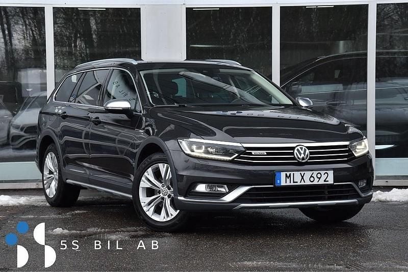 Begagnad VW Passat Alltrack Executive 220 HK (161 kW) 2018 Grå Kombi