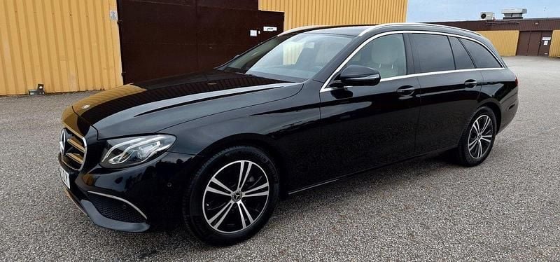 Svart Begagnad 2019 Mercedes E200 Kombi | 299 900 kr (Marknadspris) - Bild 1/4