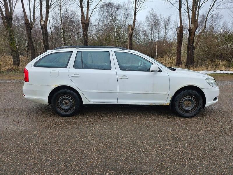 Begagnad Skoda Octavia 105 HK (77 kW) 2010 Kombi
