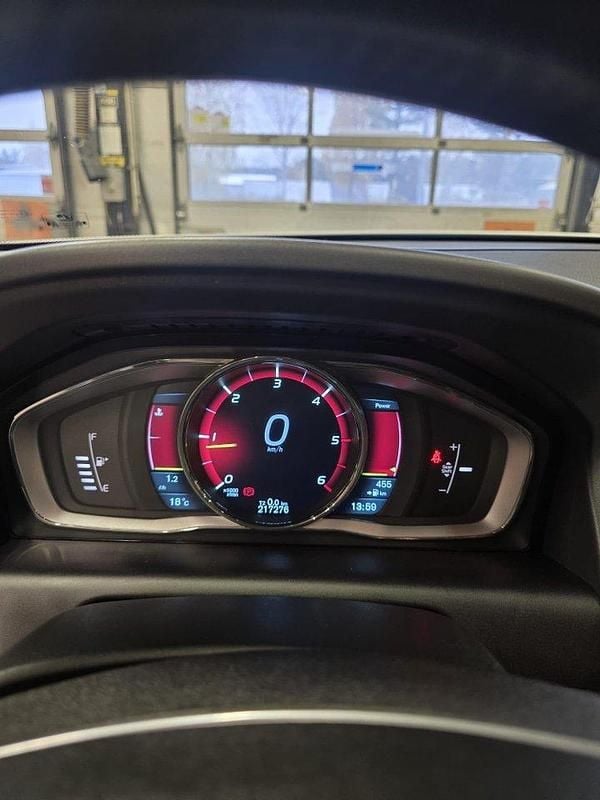 Begagnad Volvo XC60 Momentum 136 HK (100 kW) 2014 Vit SUV