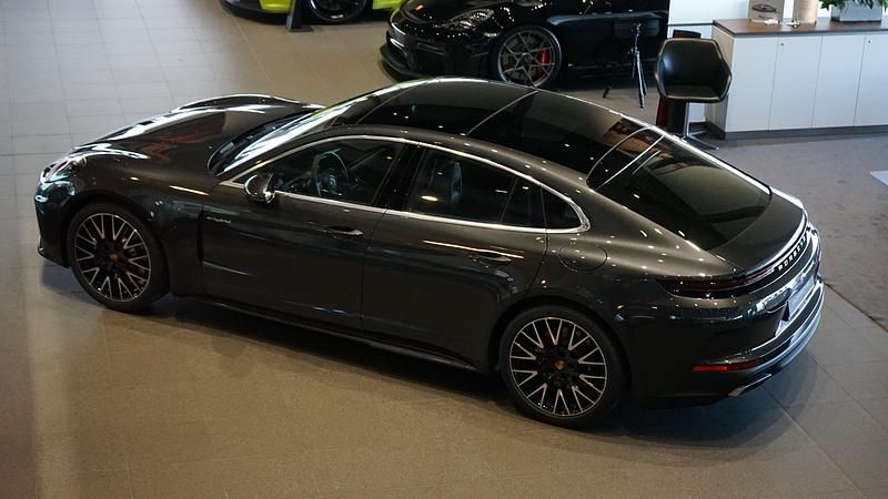 Ny Porsche Panamera 4 2026 Grå Sedan