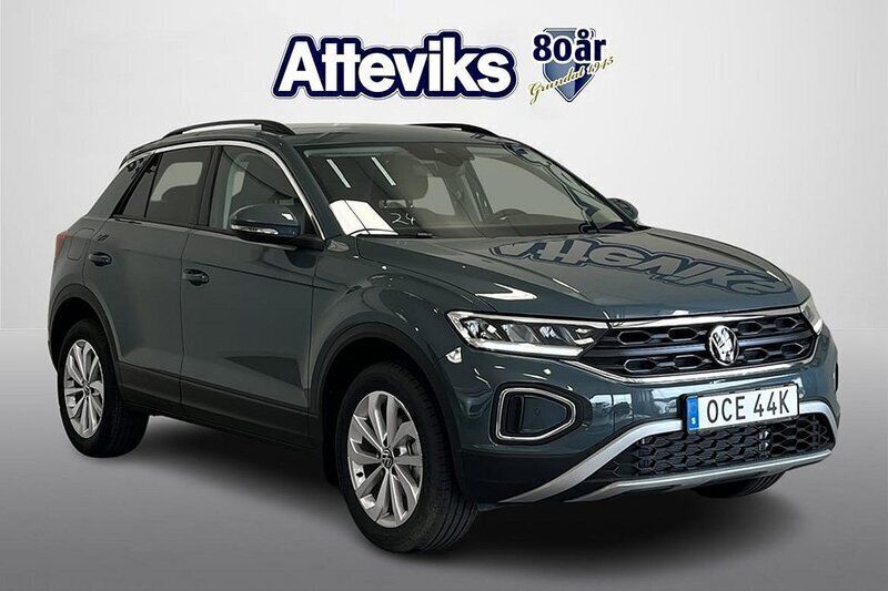 Mörkblå Ny 2025 VW T-Roc SUV | 380 000 kr (Marknadspris) - Bild 1/4