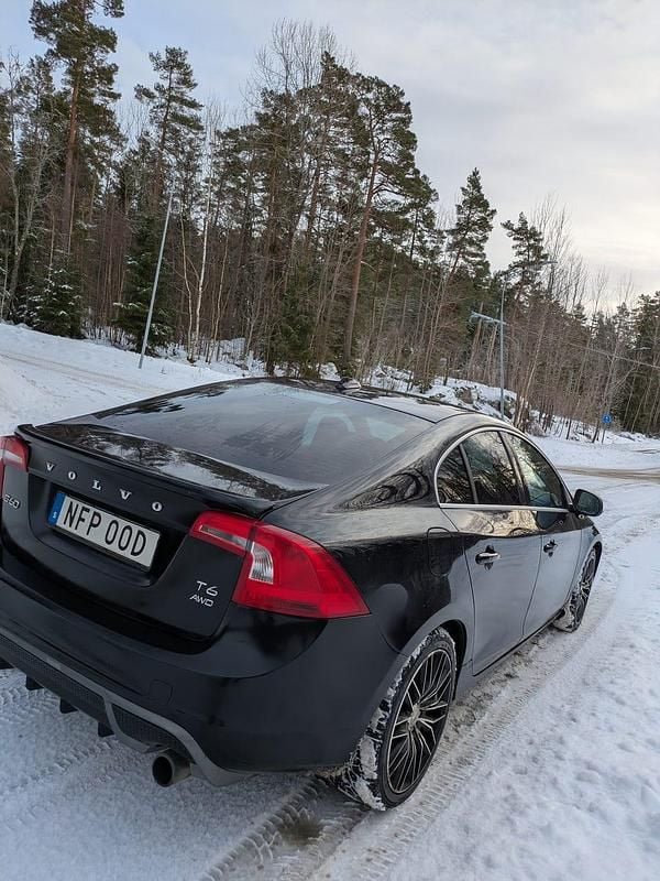 Begagnad Volvo S60 R-Design 329 HK (241 kW) 2013 Sedan