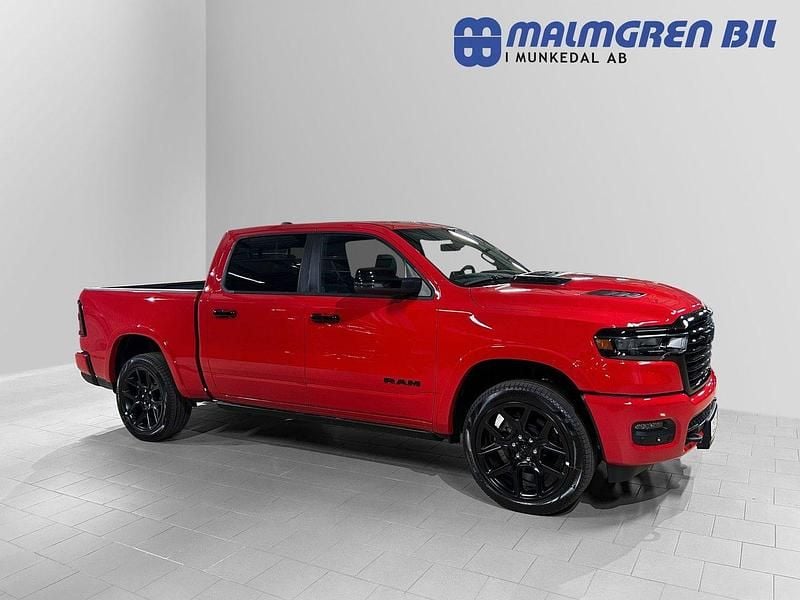 Röd (flame red ) Ny 2025 Dodge Ram Pickup | 1 175 000 kr (Marknadspris) - Bild 1/4