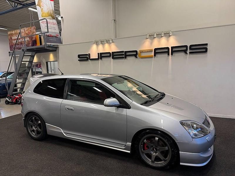 Begagnad Honda Civic Type R 200 HK (147 kW) 2004 Silver Halvkombi