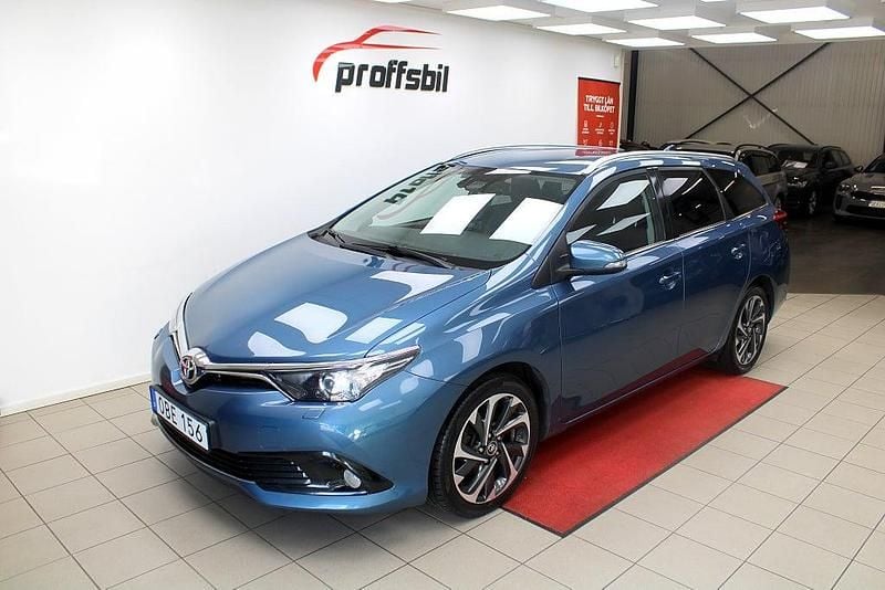 Begagnad Toyota Auris Touring Sports Active 116 HK (85 kW) 2015 Blå Kombi