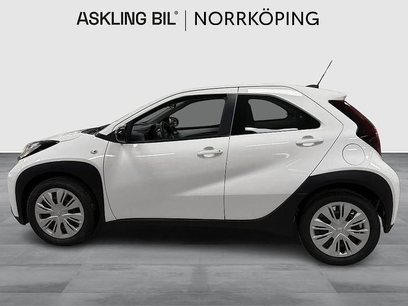 Begagnad Toyota Aygo X Play 72 HK (52 kW) 2022 Vit SUV