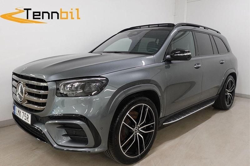 Grå Begagnad 2025 Mercedes GLS450 AMG line SUV | 1 349 900 kr (Lite dyr) - Bild 1/4