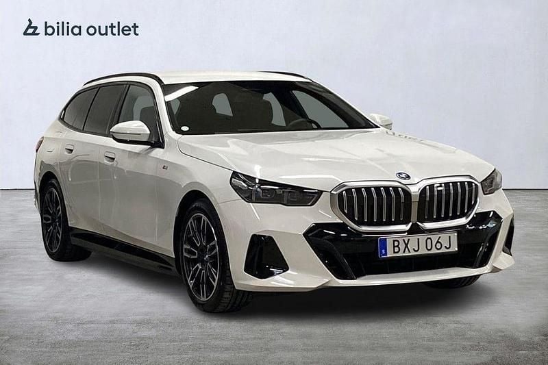 Begagnad BMW 530 M Sport 299 HK (219 kW) 2025 Vit Kombi