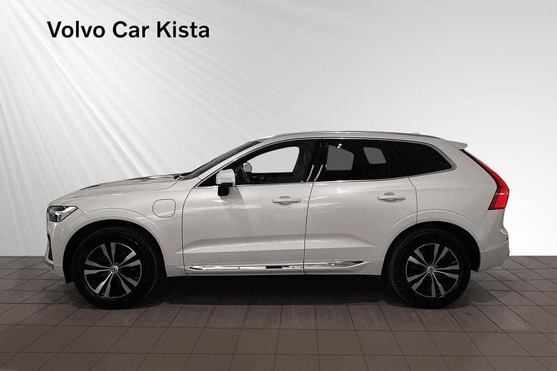 Begagnad Volvo XC60 Core 355 HK (261 kW) 2022 Vit SUV