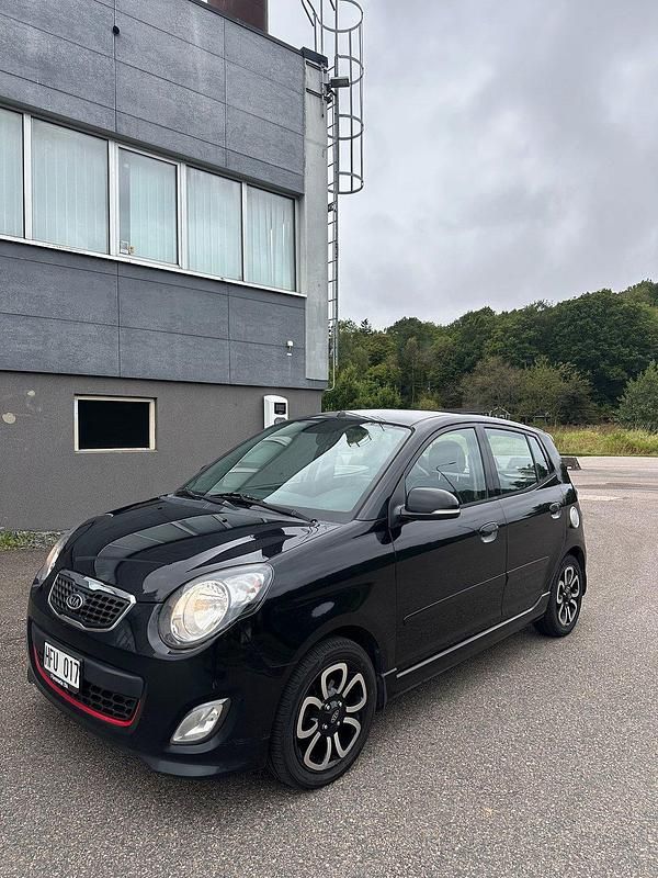 Svart Begagnad 2009 Kia Picanto 4 Halvkombi | 29 000 kr (Marknadspris) - Bild 1/4